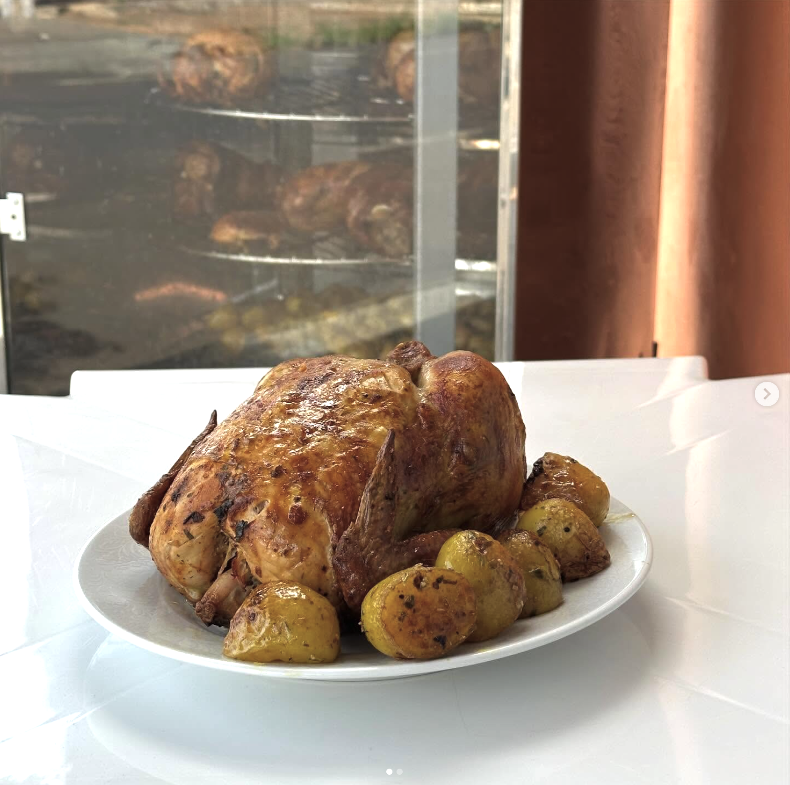 Frango assado com batatas